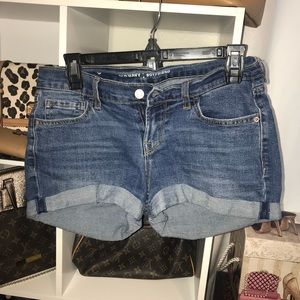 Old Navy medium wash denim boyfriend shorts